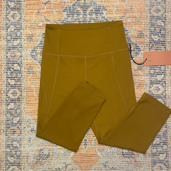 NWT Girlfriend Collective High Waist Capri Leggings Small Olive Green - Picture 1 of 9